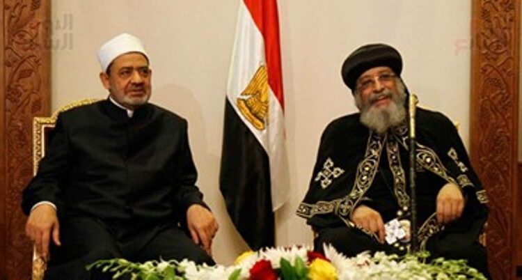 شيخ الازهر يقدم التهنئة لقداسة البابا تواضروس الثانى بمناسبة عيد القيامة