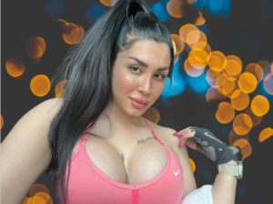 صور ميرا النوري انستغرام