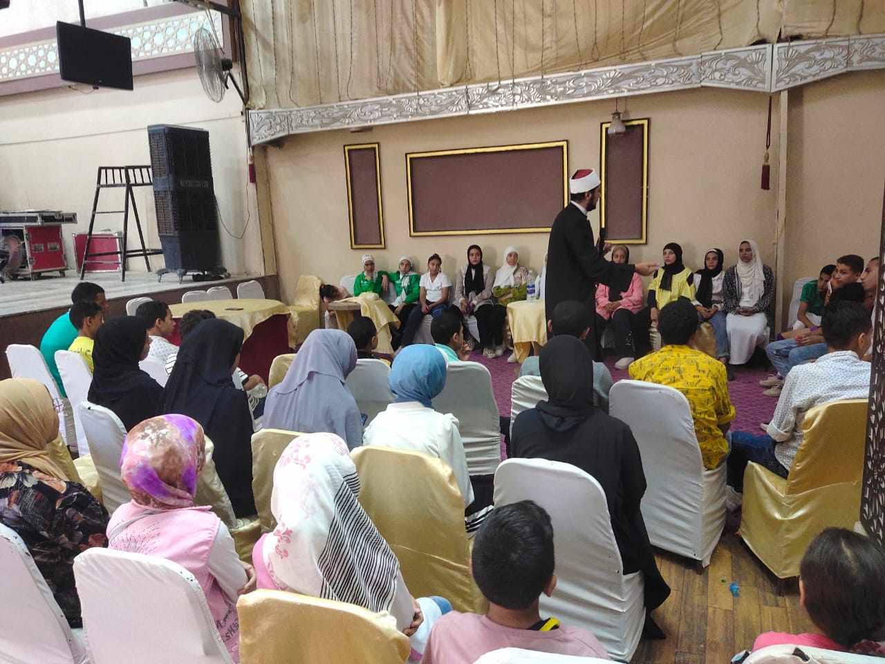 حوار مفتوح بنادي العاملين بإهناسيا المصدر: مبدعو مصر