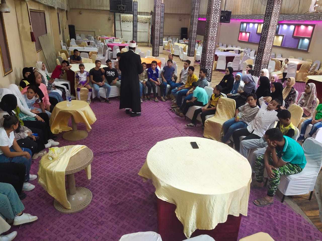 حوار مفتوح بنادي العاملين بإهناسيا المصدر: مبدعو مصر