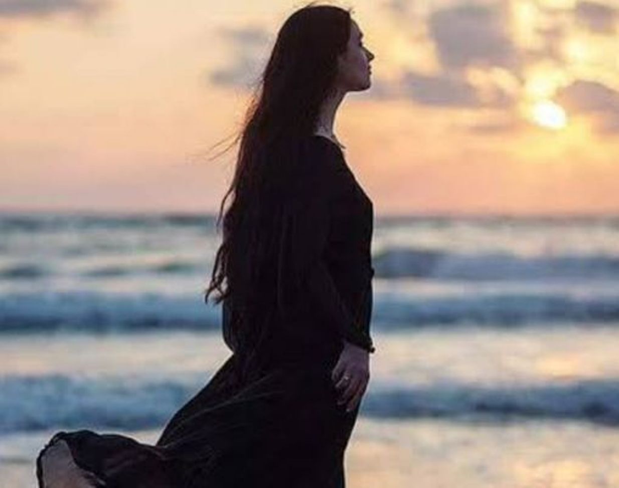 سيدة البحر شعر نور سليمان